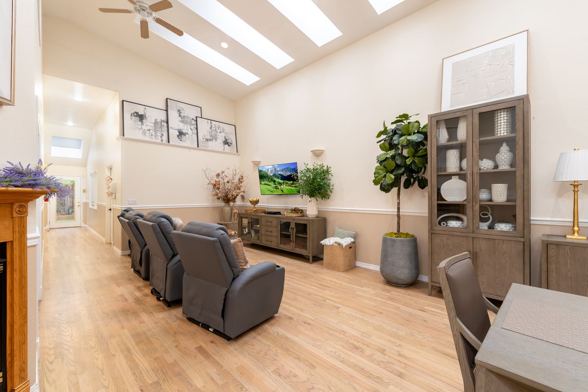 Ideal Care Homes Bellevue — common space