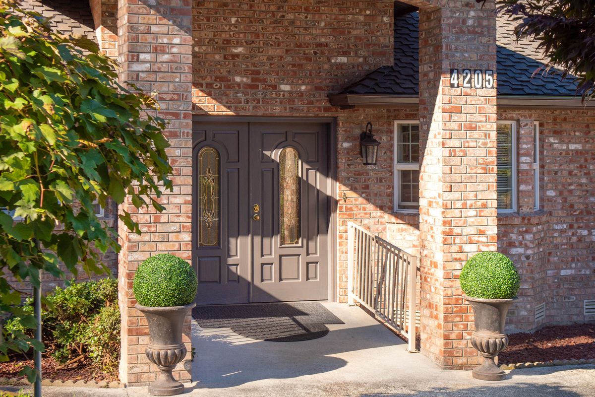 Ideal Care Homes Bellevue — community area